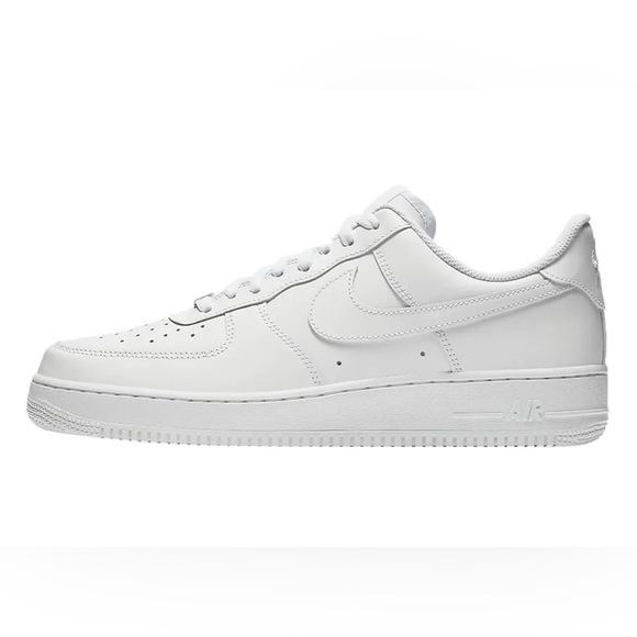 [CW2288-111] Mens Nike Air Force 1 '07 - Triple White display model - Picture 4 of 6